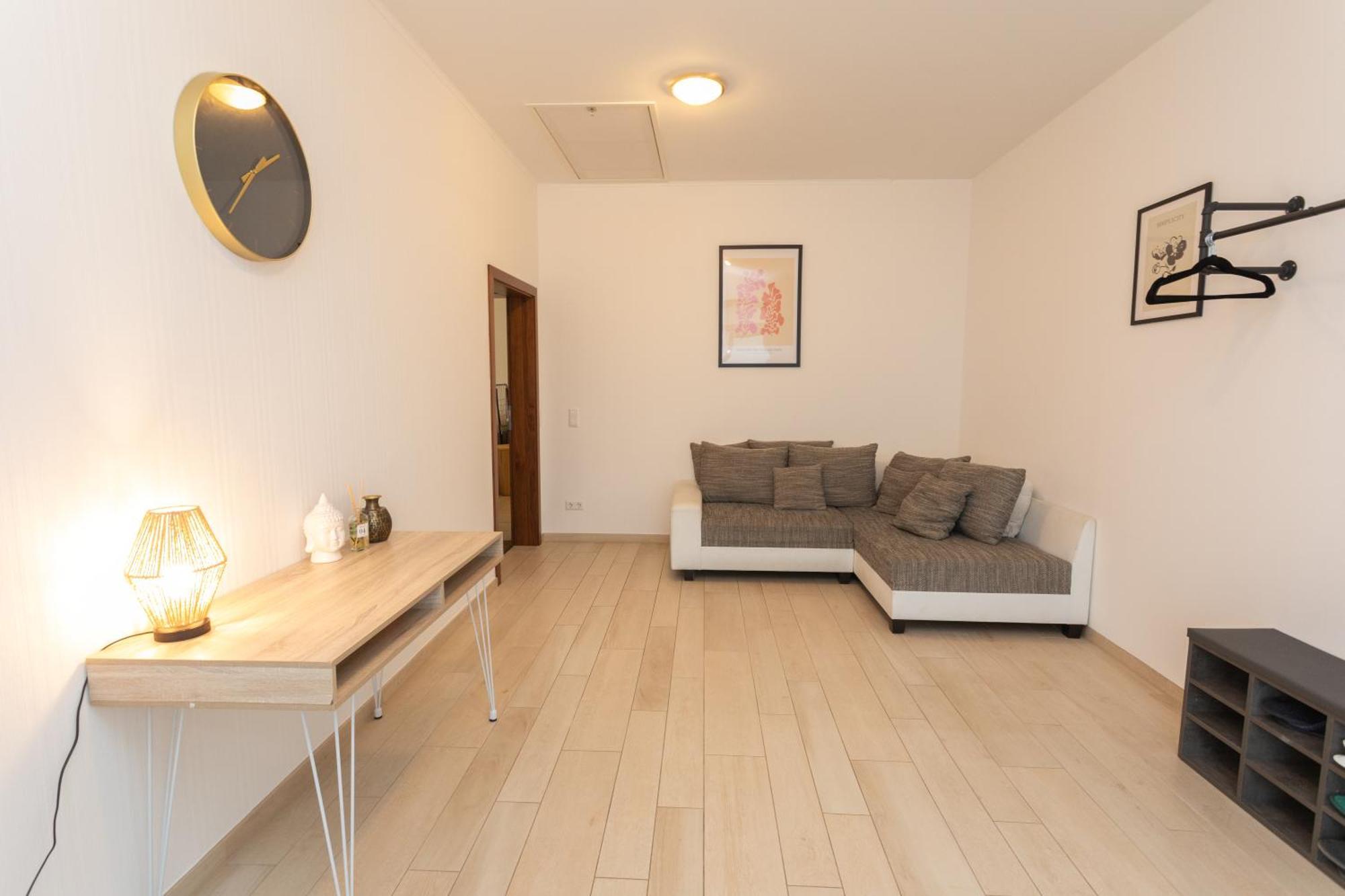 Stadthaus Mit 2 Schlafzimmern & Wohnzimmer Mit Kamin - Kostenloser Privat-Parkplatz Auf Dem Grundstueck Leipzig Exterior foto