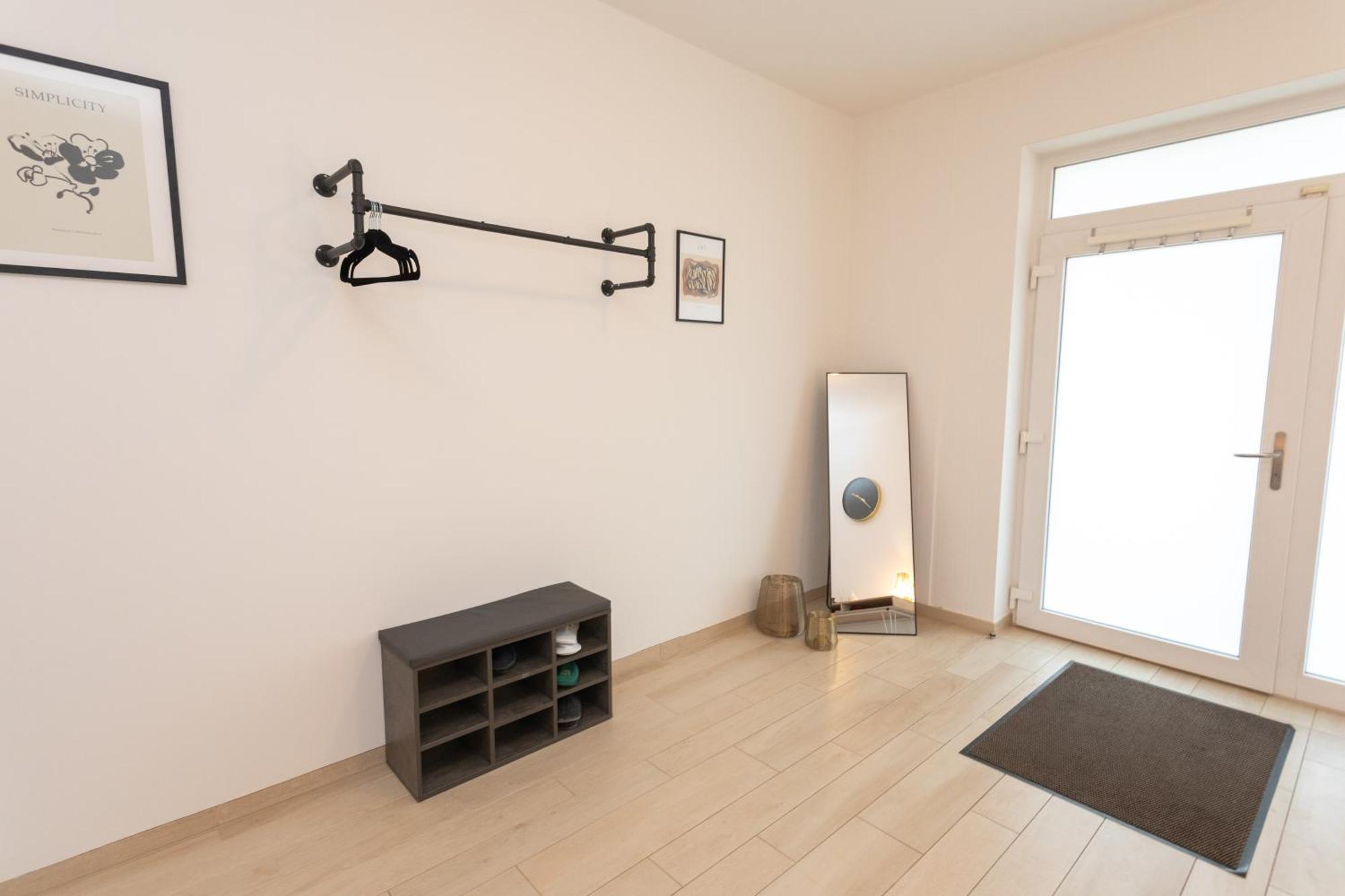 Stadthaus Mit 2 Schlafzimmern & Wohnzimmer Mit Kamin - Kostenloser Privat-Parkplatz Auf Dem Grundstueck Leipzig Exterior foto